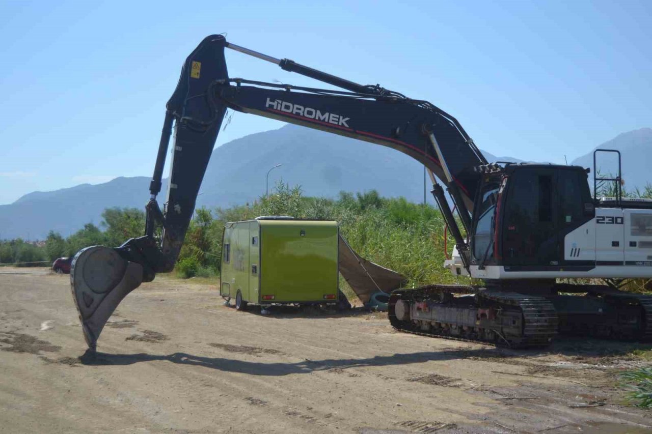 Fethiye’de park alanındaki karavanlar kaldırıldı