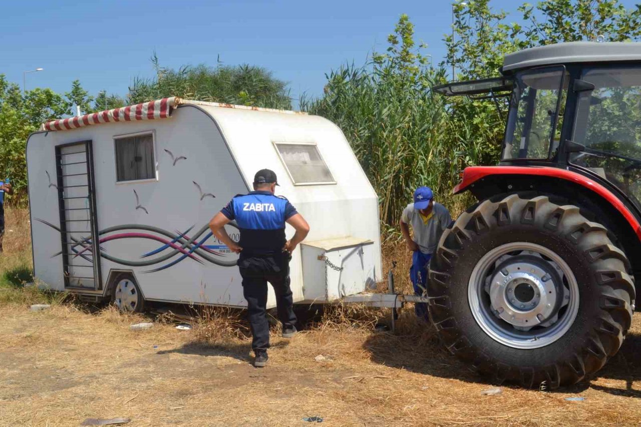 Fethiye’de park alanındaki karavanlar kaldırıldı