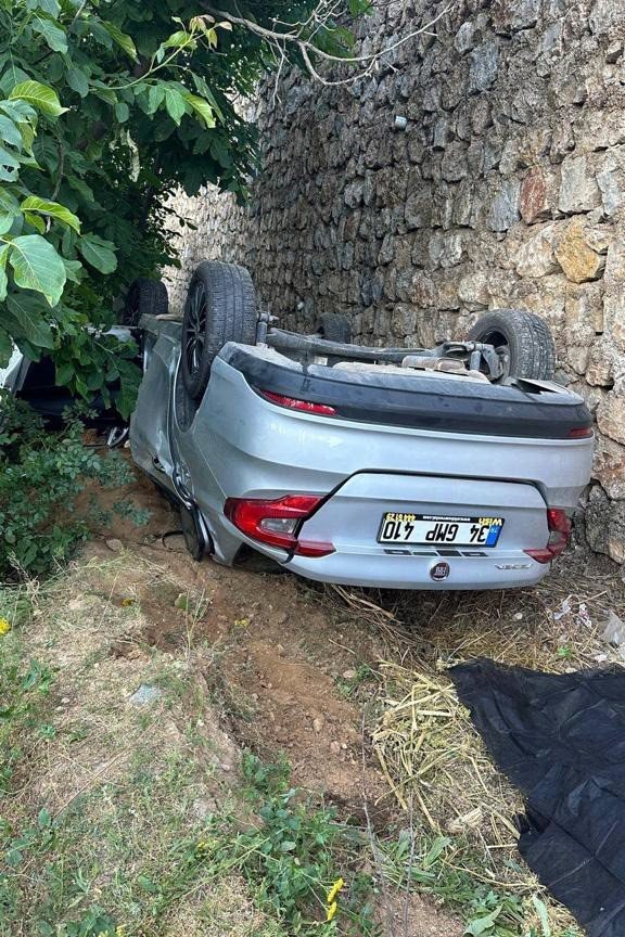 Gümüşhane’de otomobil istinat duvarından aşağıya düştü: 1 ölü, 1 yaralı