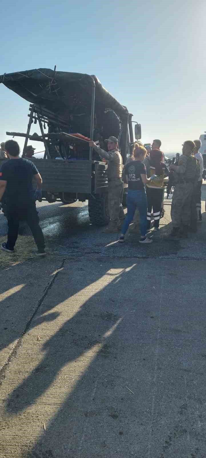Hatay’da askeri araç tıra çarptı: 10 yaralı
