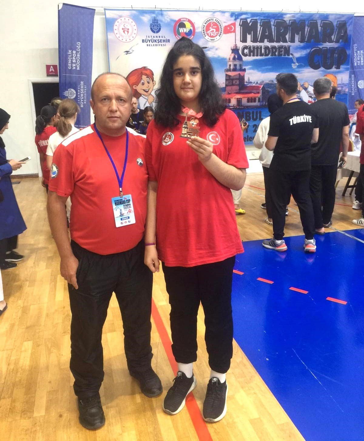 Eskişehirli karateciler İstanbul’daki turnuvada üçüncü oldular