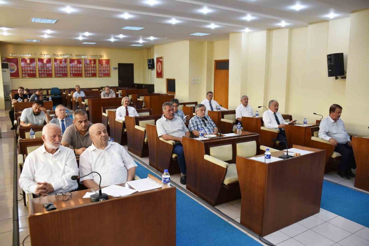 Karabük İl Genel Meclisi selin izlerini siliyor