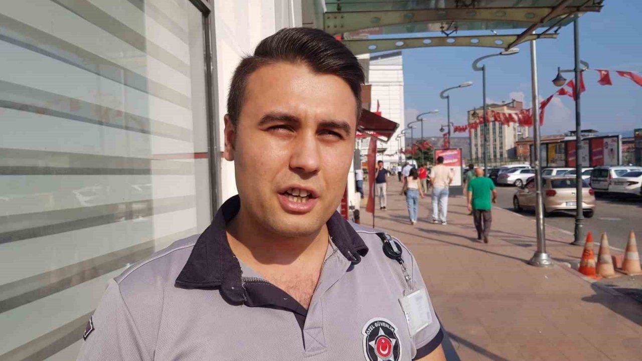Karabük’te gaspçı neye uğradığını şaşırdı, o anlar kameraya yansıdı