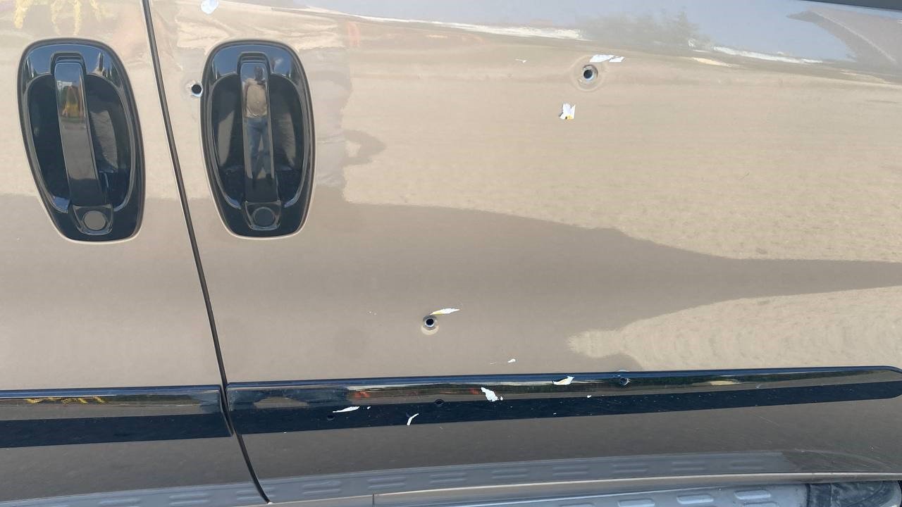 Park halindeki hafif ticari araç kurşunlandı