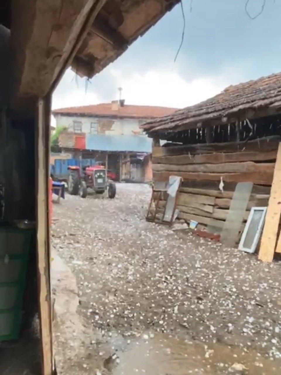 Kastamonu’da yumurta büyüklüğünde dolu yağdı