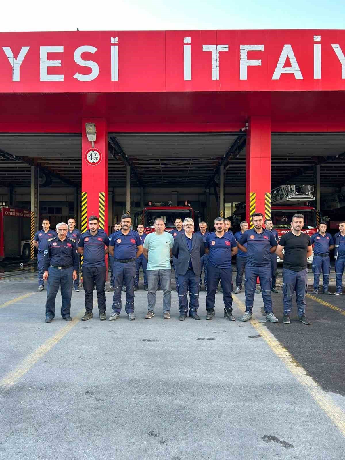 Antalya’daki yangınlarda canla başla görev yapan Kayseri İtfaiyesi kente döndü