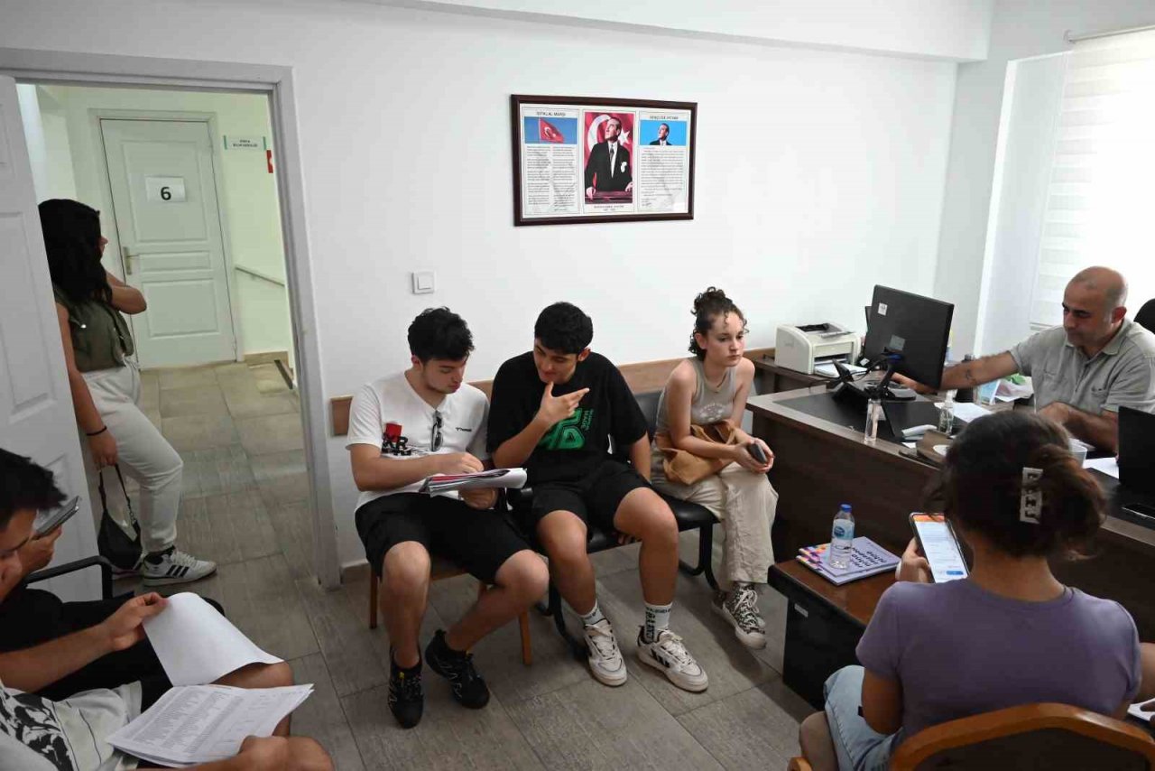 Öğrencilere ücretsiz üniversite tercih danışmanlığı