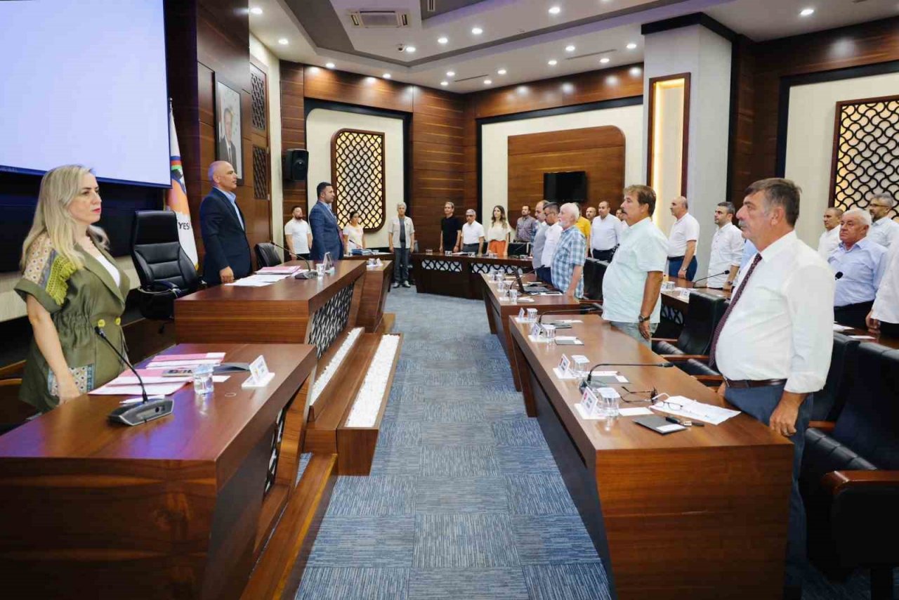 Körfez’de meclis toplantısında müjdeler peş peşe geldi