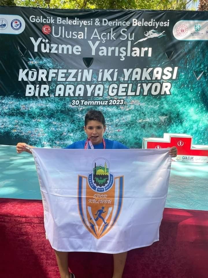 İnegöllü sporcu körfez’de dereceye kulaç attı
