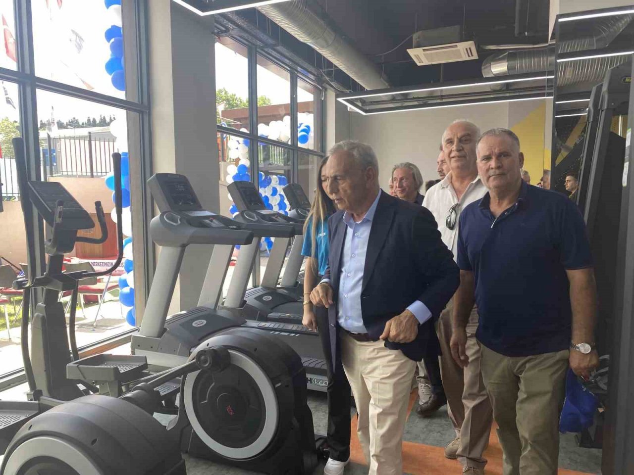 Küçükçekmece’de Halkalı Gençlik Merkezi’nin açılışı yapıldı