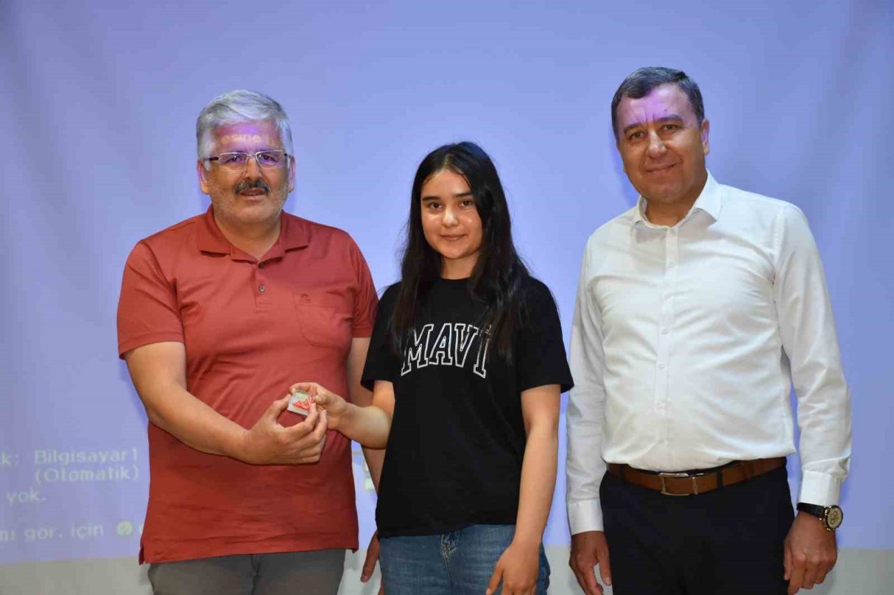 İmam hatipli gençler, altınla ödüllendirildi