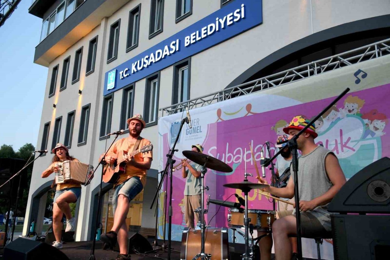 Kuşadalı minikler Şubadap Çocuk ile gönüllerince eğlendi