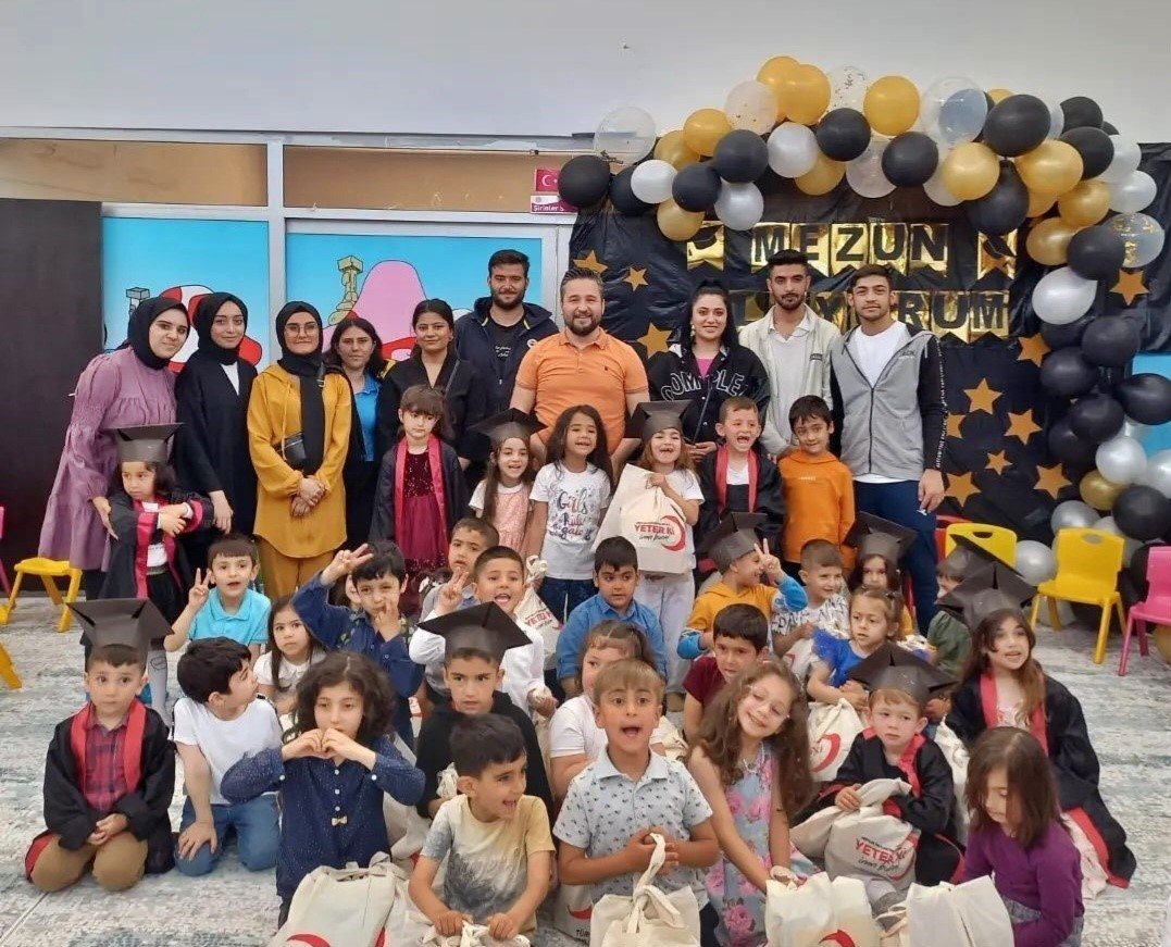 ÇAKÜ’den deprem bölgesine ‘gelişim destek çantası’ yardımı