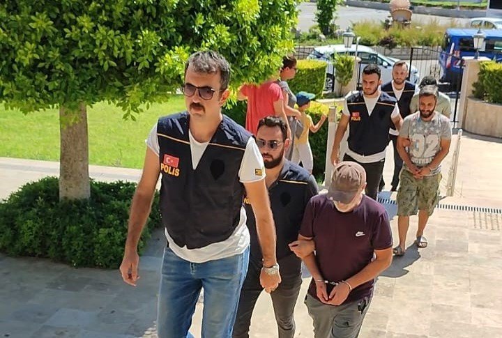 Nakliyeci oyununu polis bozdu, 3 kaçakçı tutuklandı