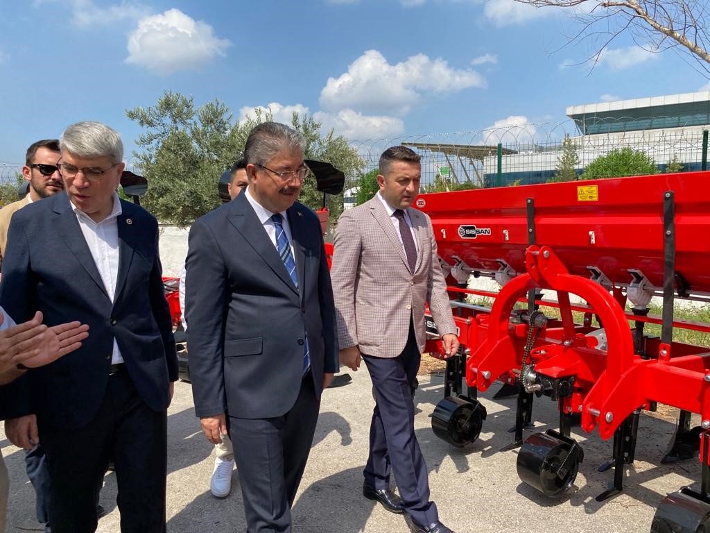 Osmaniye’de çiftçilere hibe destekli makine ve ekipman dağıtımı