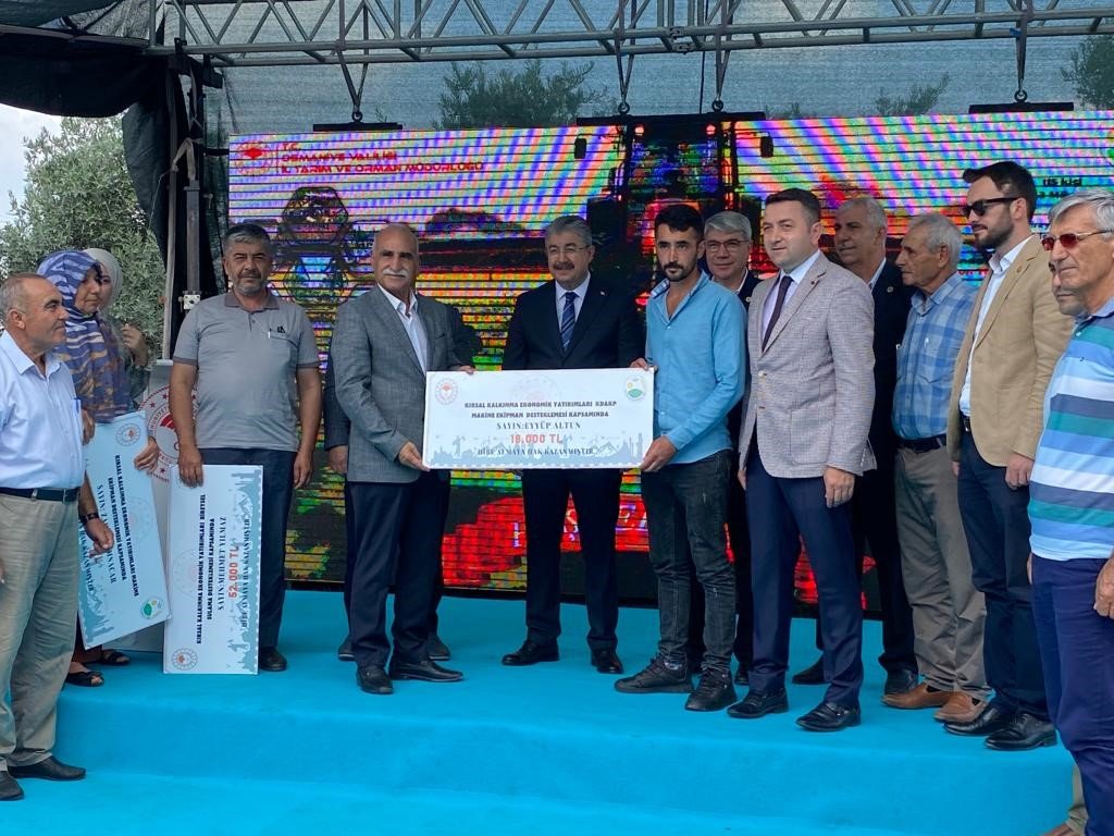 Osmaniye’de çiftçilere hibe destekli makine ve ekipman dağıtımı