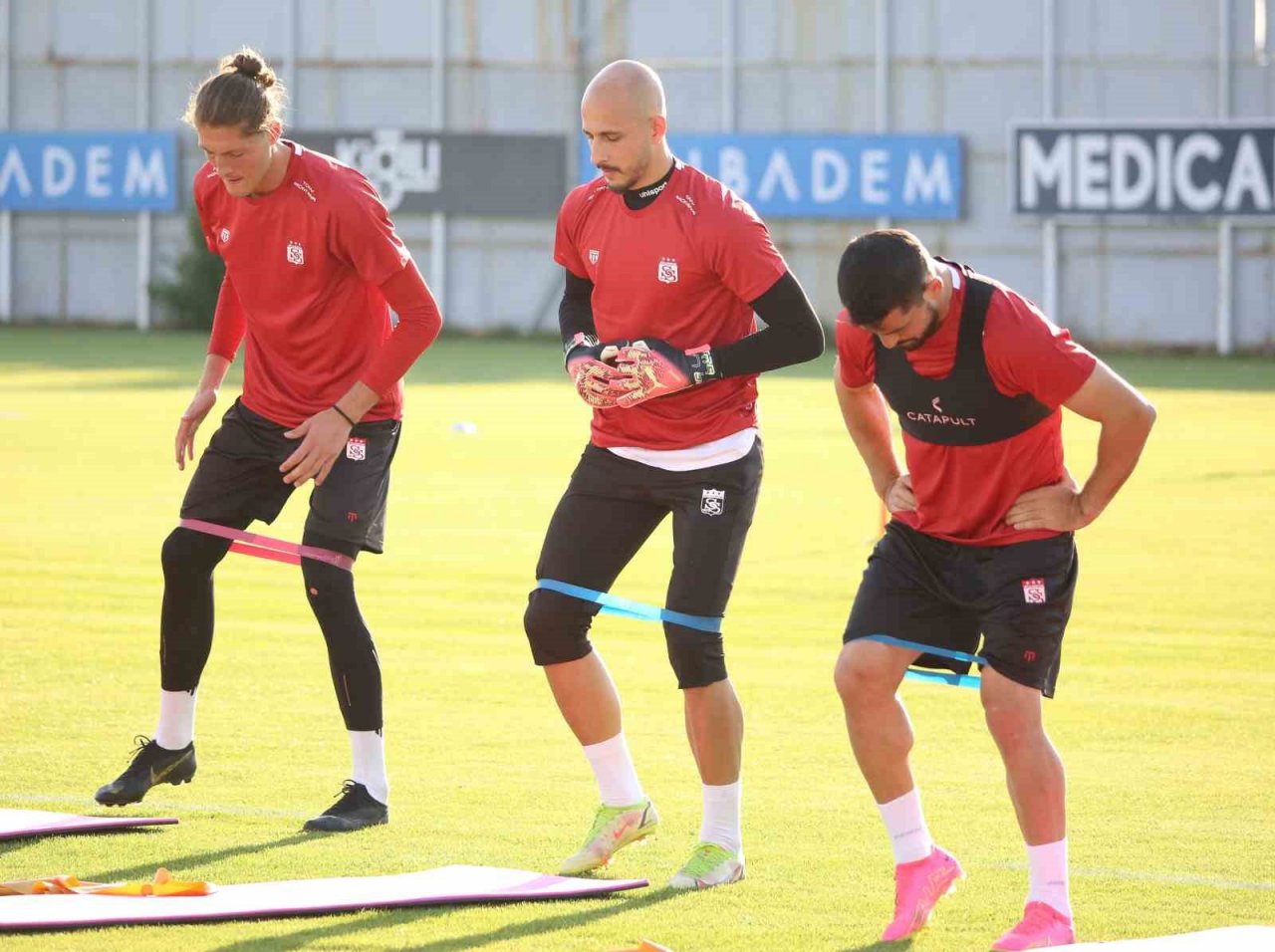 Servet Çetin: “Transferde geç kaldık”