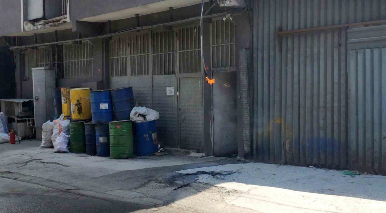 Sultangazi’de elektrik kabloları bomba gibi patladı