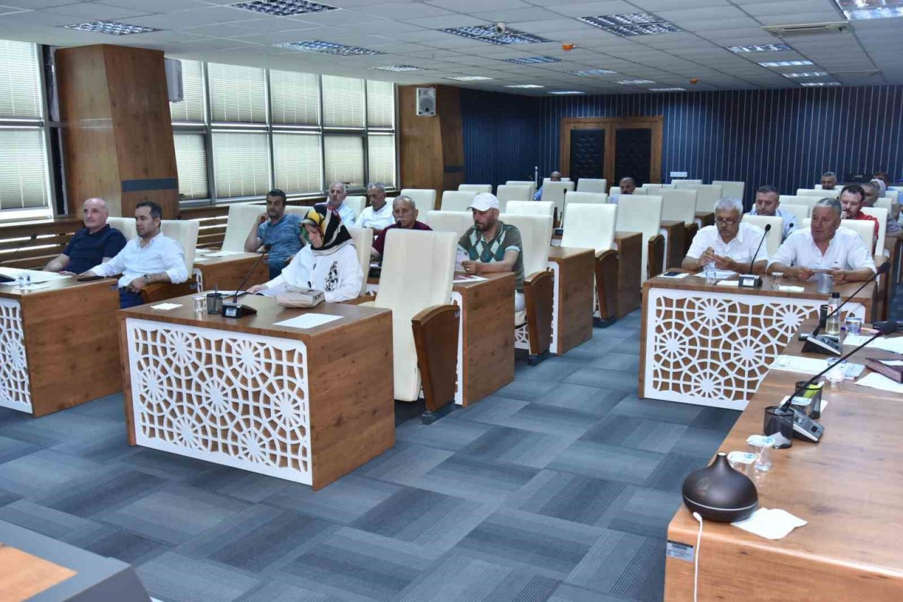 Karmil: “İlçe merkezimizde kapsamlı yol çalışmalarımızı başlatıyoruz”