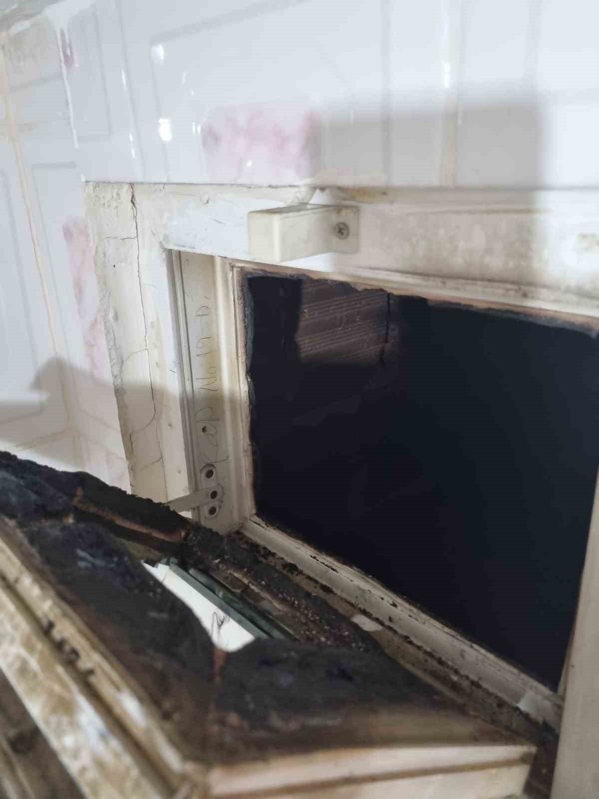 Çiftlikköy’deki binanın havalandırma boşluğunda yangın