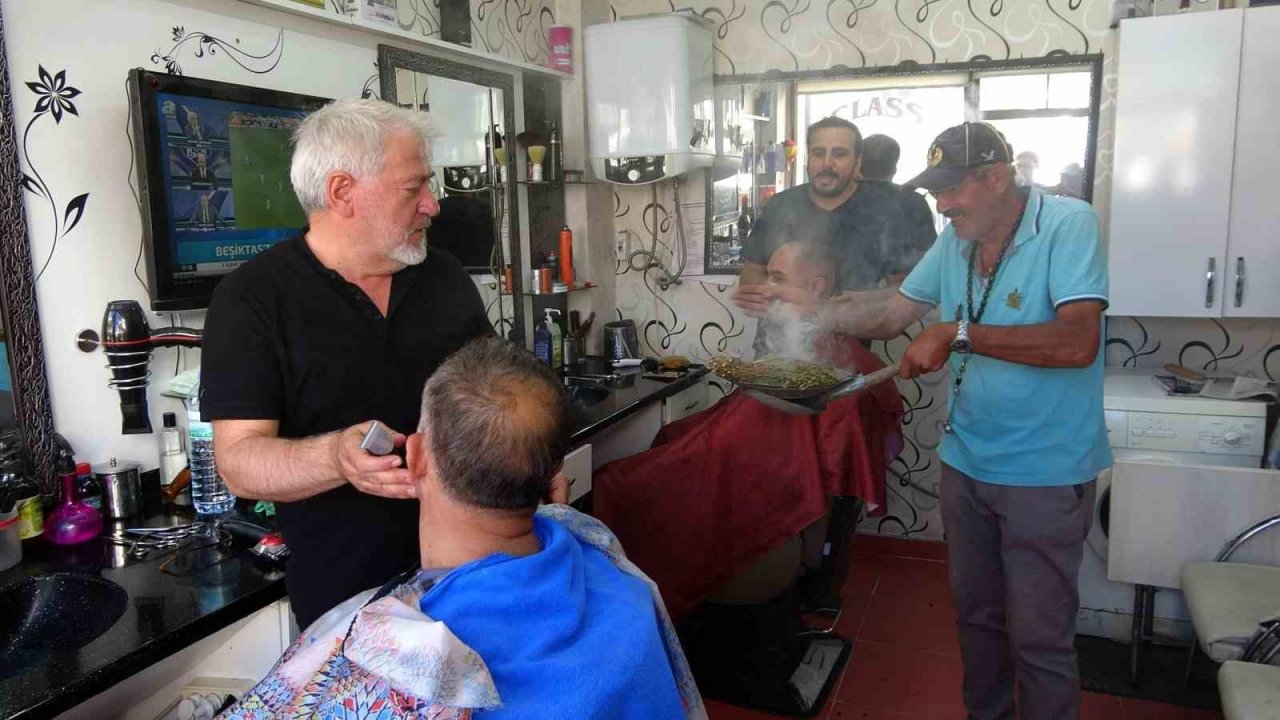 Yozgat’ta esnaf nazardan korumak ve işlerinin iyiye gitmesi için üzerlik otu tüttürdü