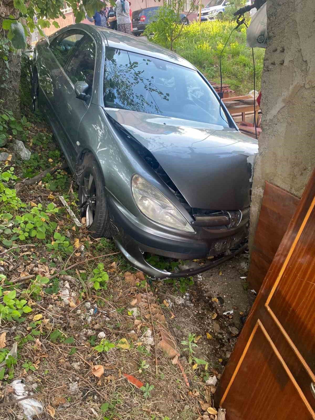 Fren yerine gaza bastı: 2 yaralı