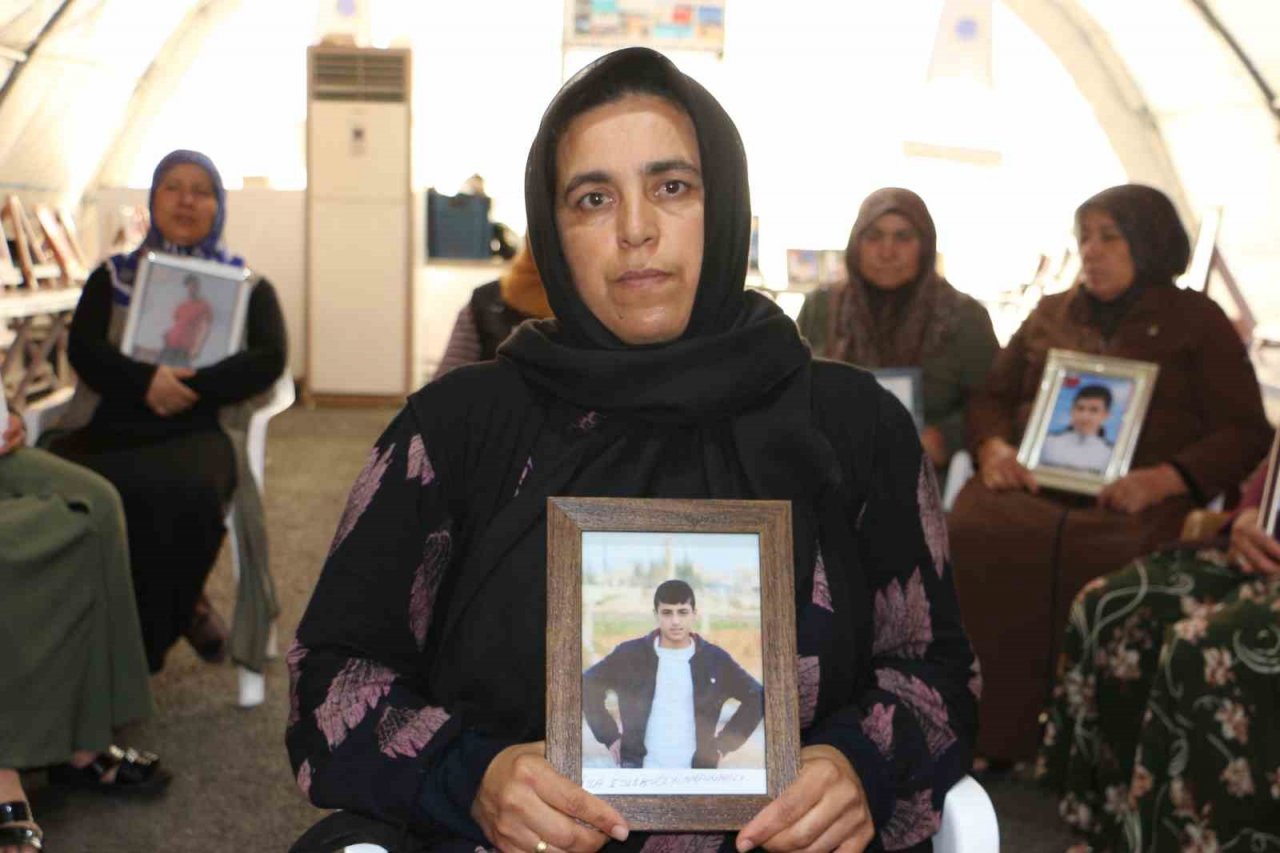 Diyarbakır’da terör mağduru ailelerin evlat nöbeti devam ediyor