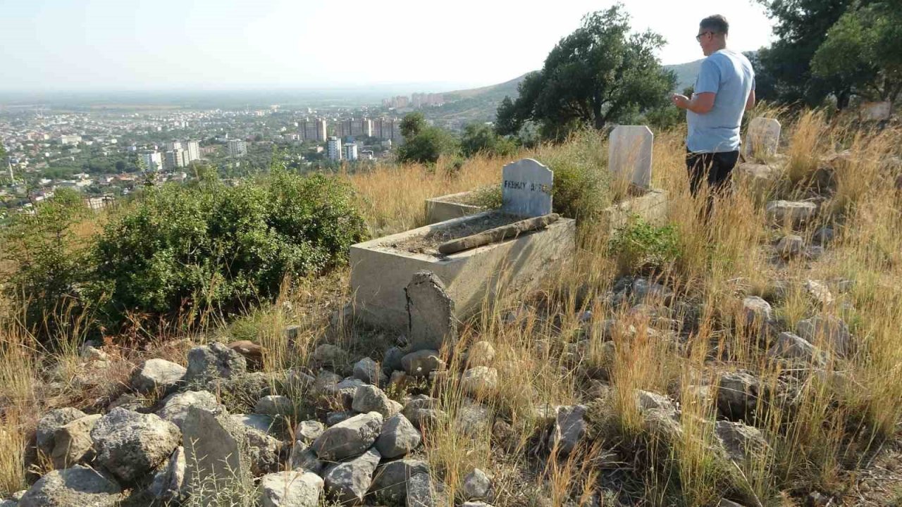 Gören hüzünleniyor, bu mezarlıkta sadece bebek ve çocukların kabri var