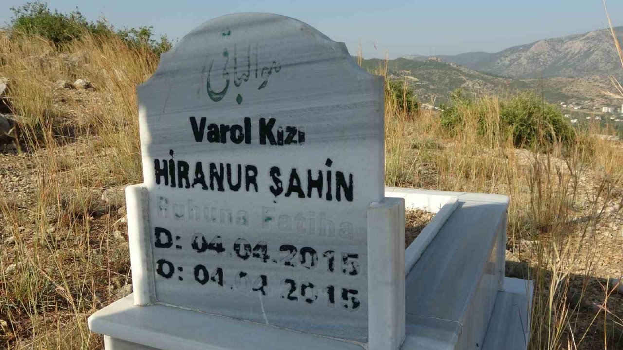 Gören hüzünleniyor, bu mezarlıkta sadece bebek ve çocukların kabri var