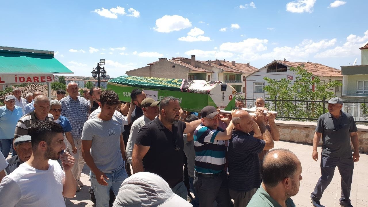 Kocası tarafından öldürülen kadın toprağa verildi