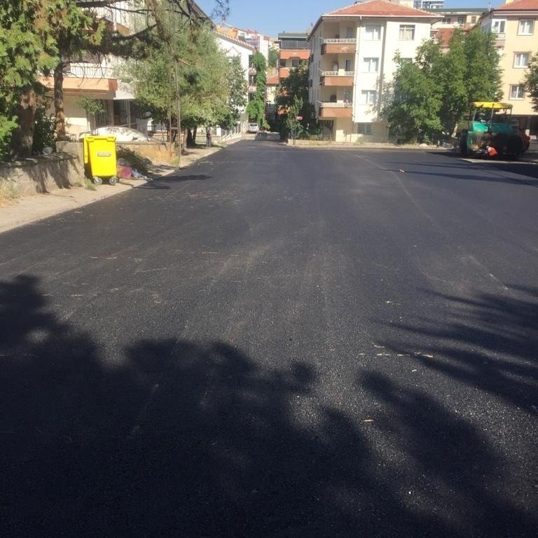Pursaklar Belediyesi yolları yeniliyor