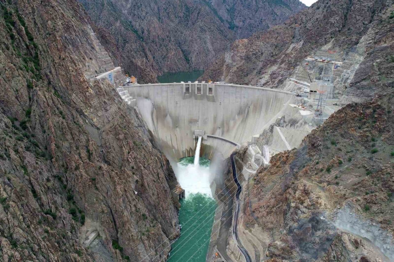 Yusufeli Barajı’nda elektrik üretimi için geri sayıma başlandı