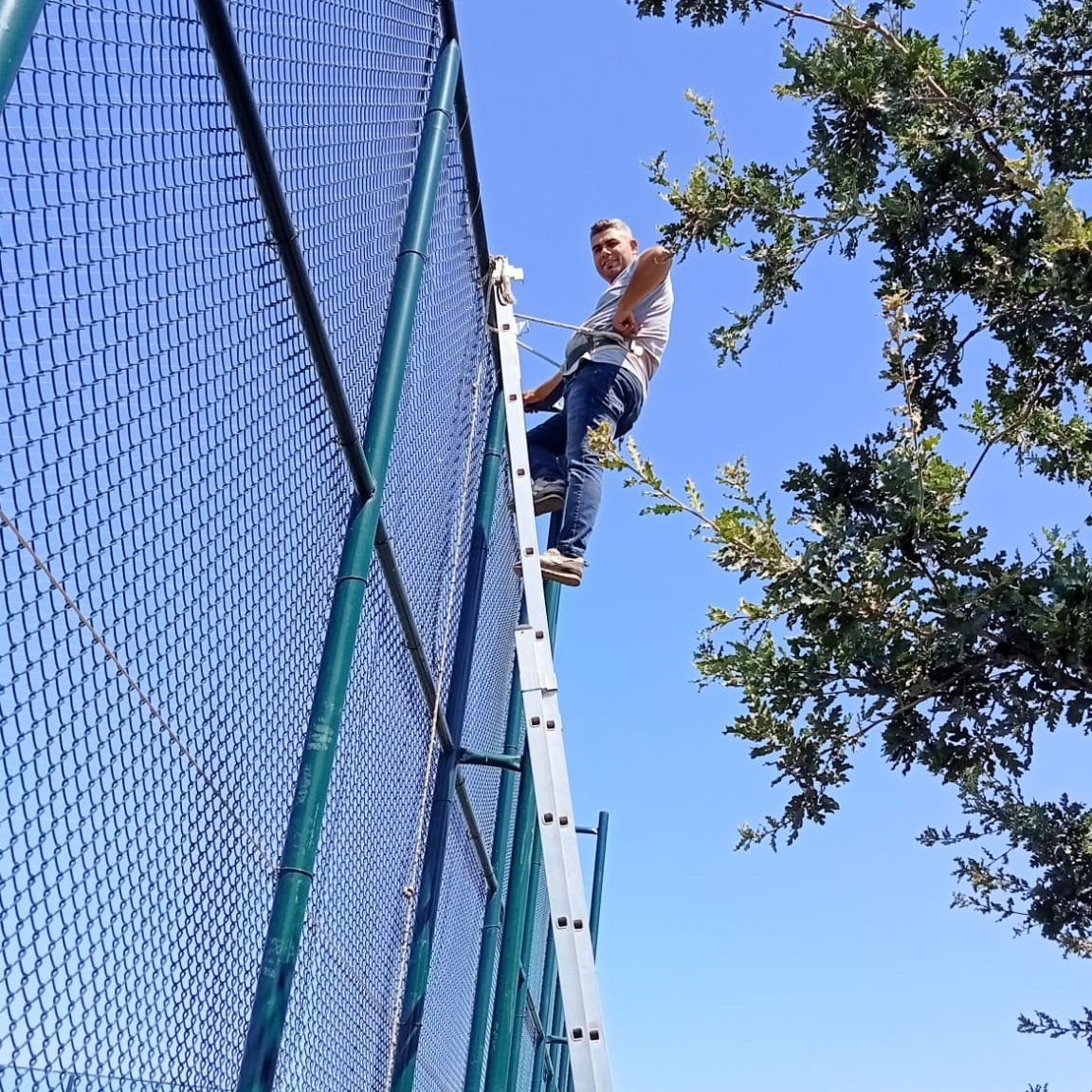 Yenipazar Paşaköy halı sahası ışık saçıyor
