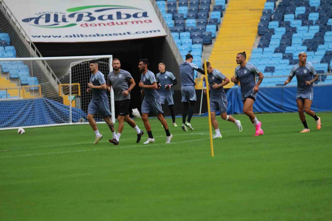 Andrea Mandorlini: “Çok zorlu bir karşılaşma bizi bekliyor”