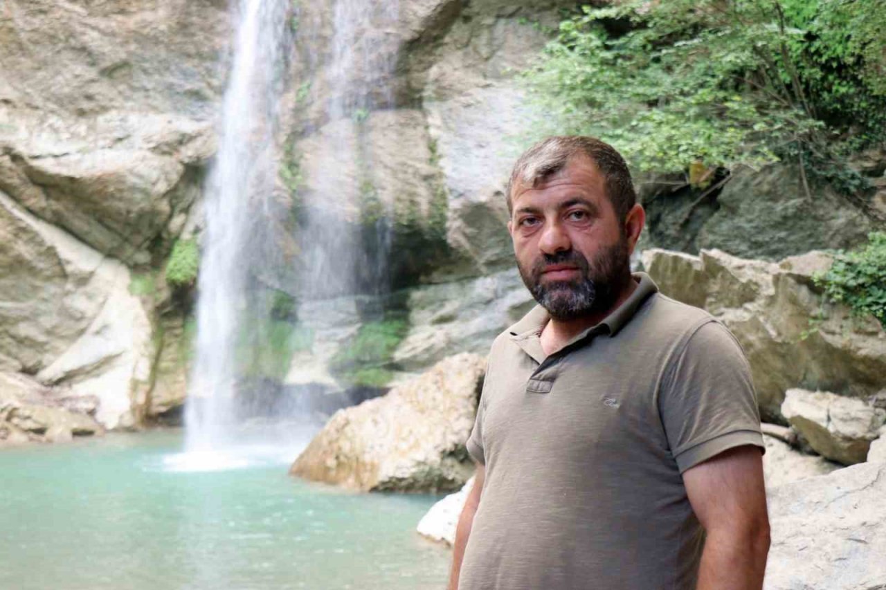 Bu güzelliği görebilmek için kilometrelerce yol yürüyorlar