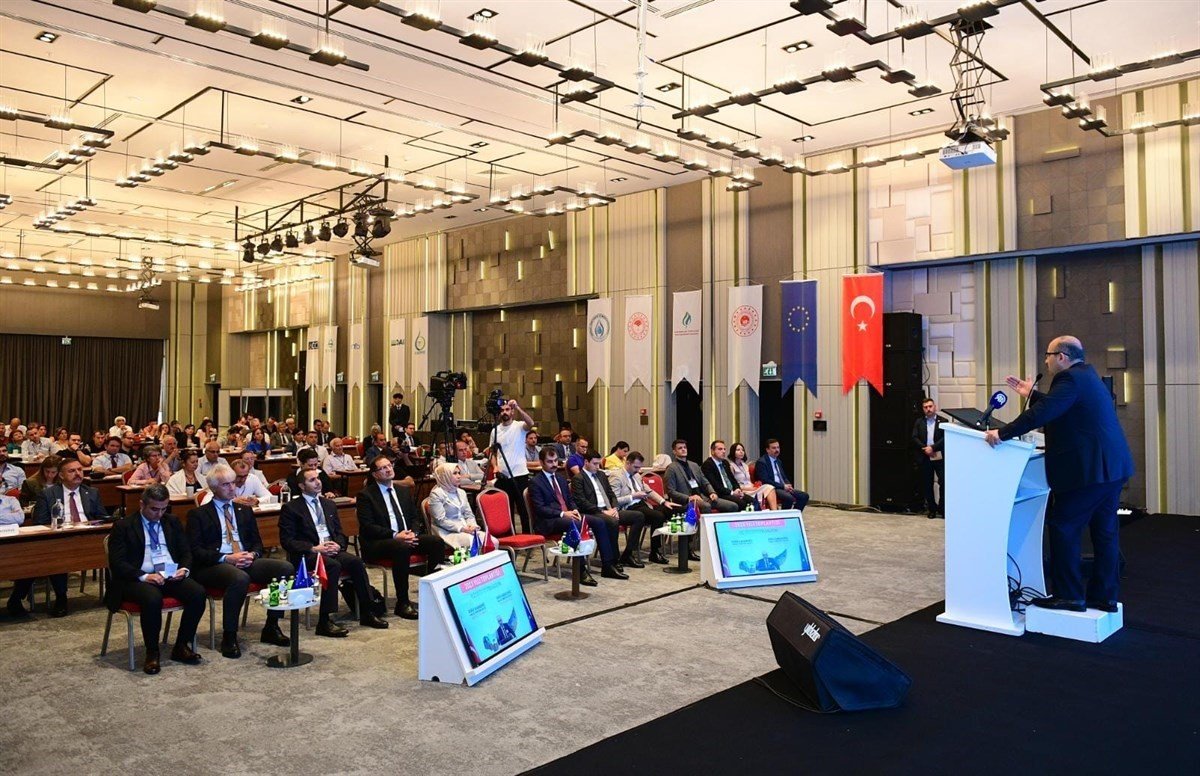 İklim değişikliğini konuşmak ve geçmişte yaşanan afetlerden ders almak için toplandılar