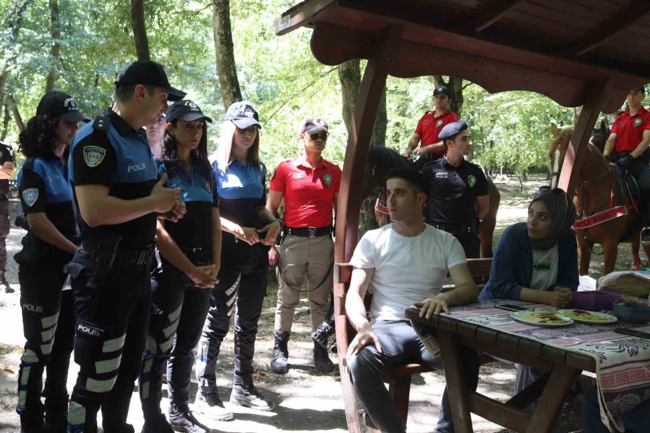 Belgrad Ormanı’nda yangınlara karşı atlı ve köpekli denetim