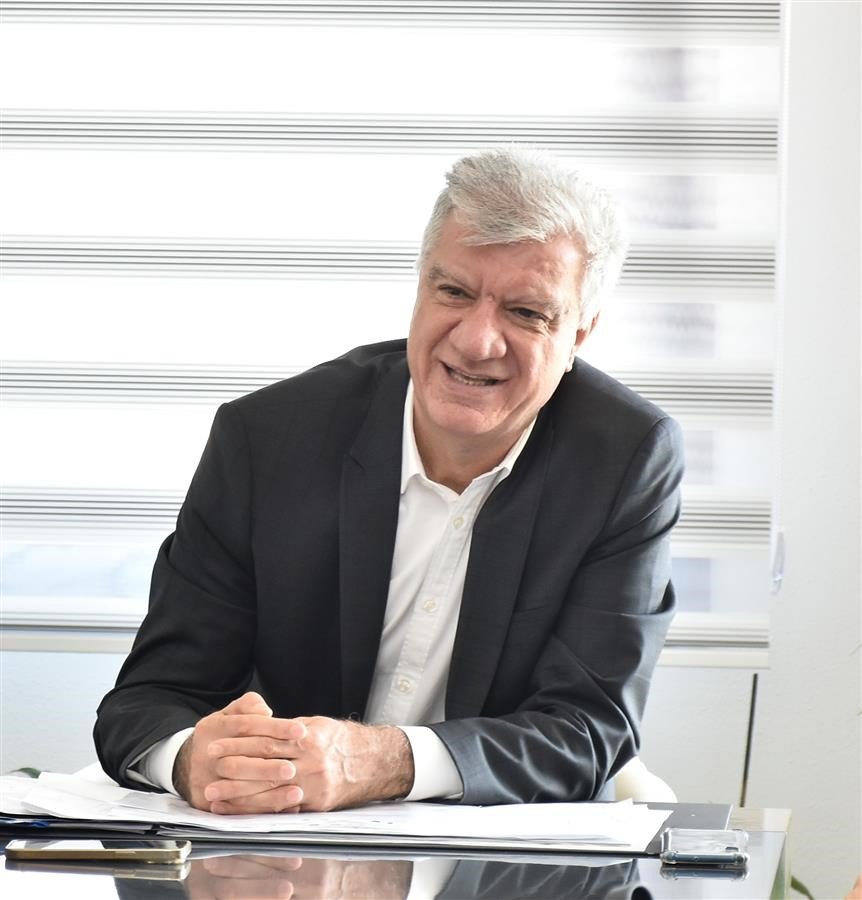 Narlıdere Belediye Başkanı canlı yayında beyin kanaması geçirdi