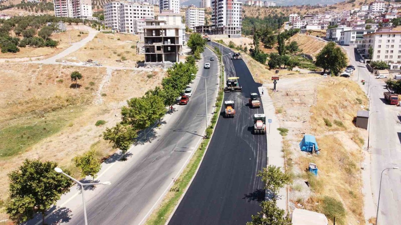 Kahramanmaraş Büyükşehir, Adil Erdem Bayazıt Bulvarı’nı yeniliyor