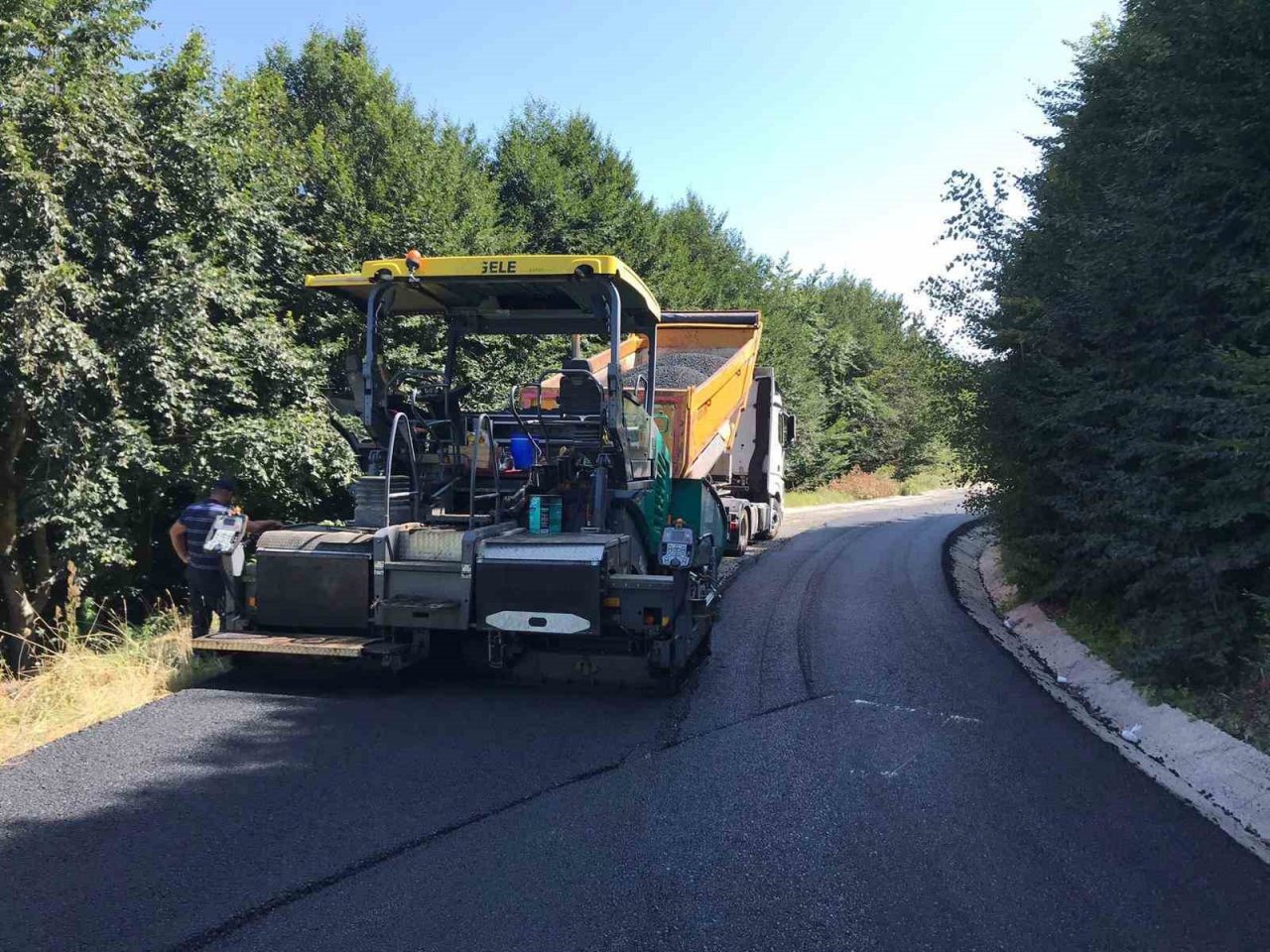 Karamürsel Senaiye-İznik yolu asfaltlandı