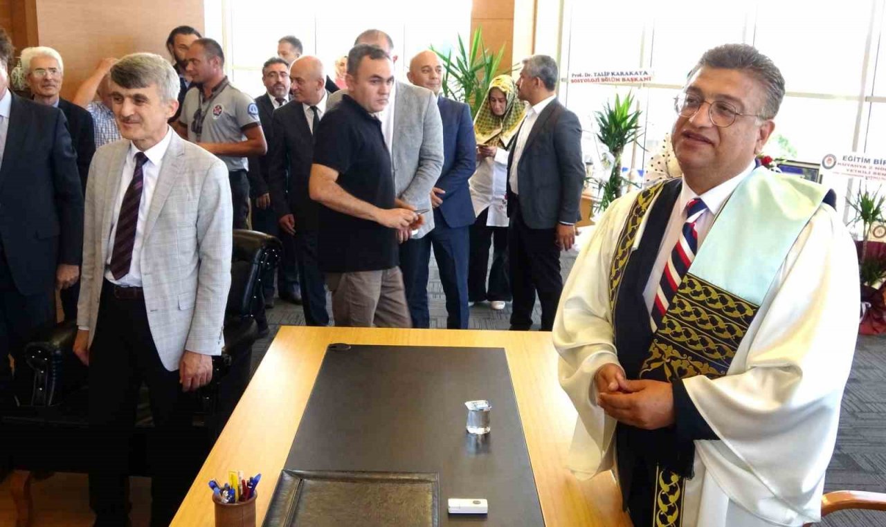 Prof. Dr. Süleyman Kızıltoprak DPÜ Rektörlüğü görevini devraldı