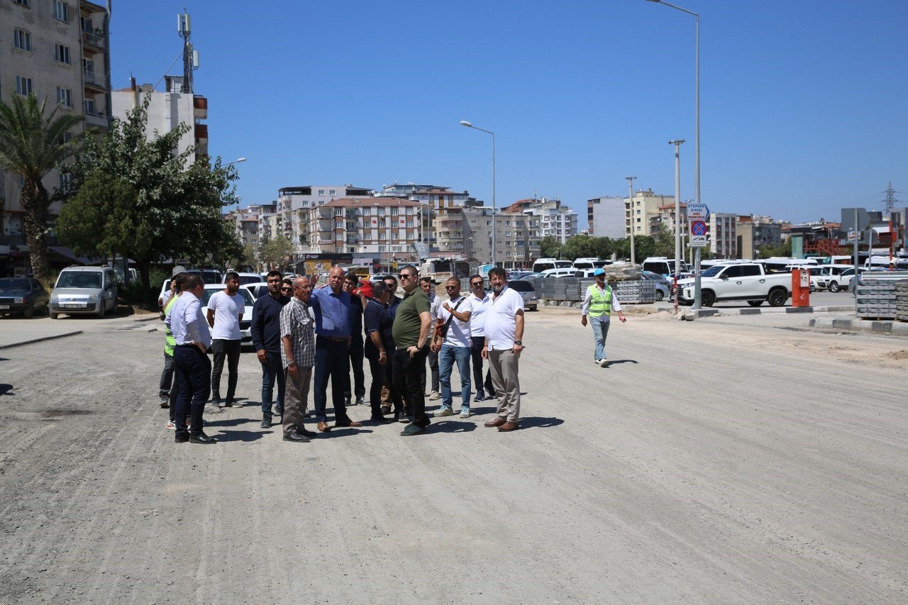 Manisa’da 2. etap prestij cadde düzenlemesi için üstyapı çalışması başladı