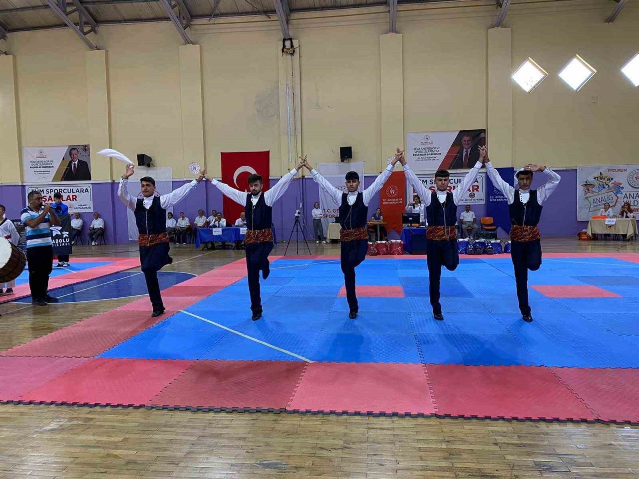 Aşkale’de Taekwondo Analig grup müsabakaları başladı