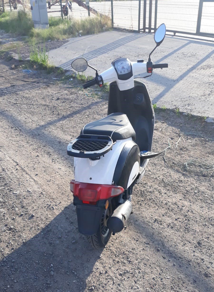 Motosikletten düşen sürücü yaralandı