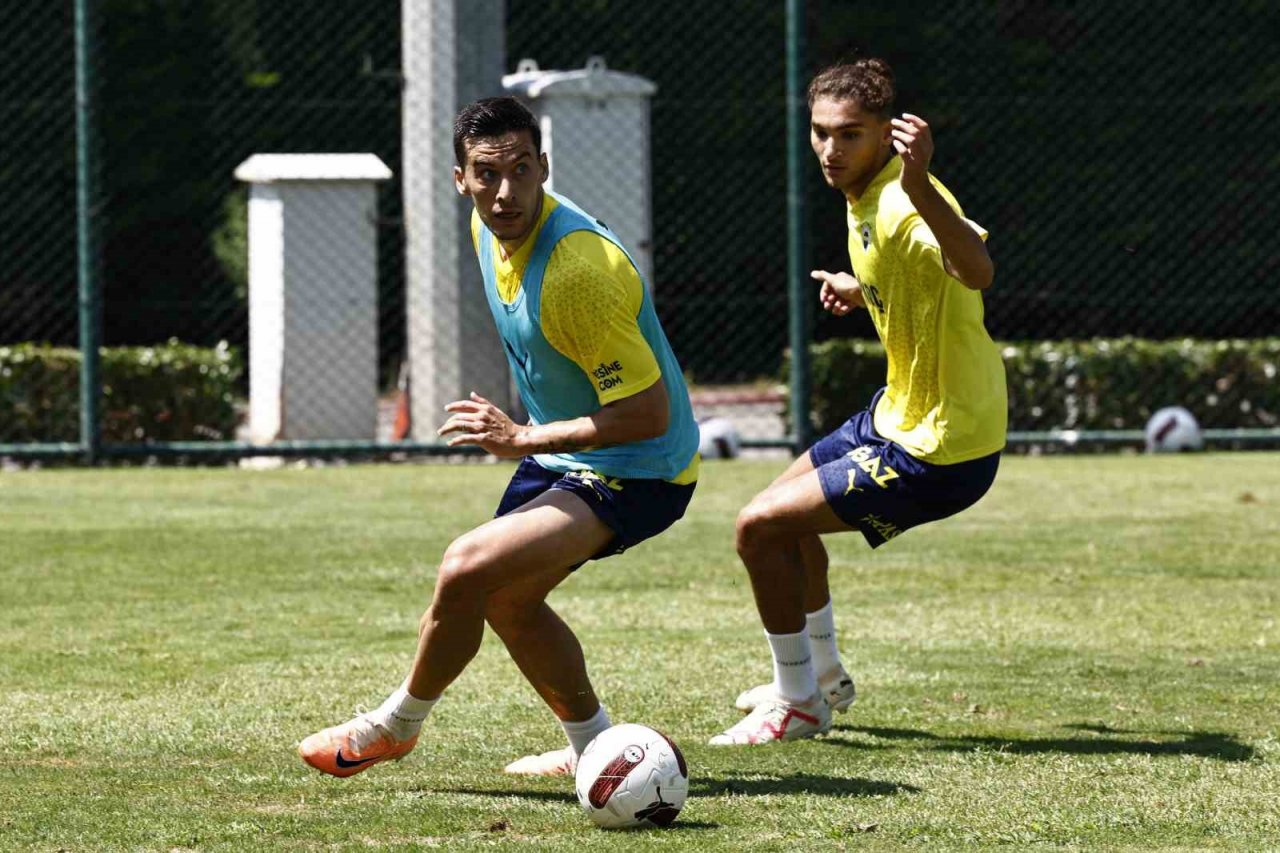 Fenerbahçe, ara vermeden hazırlıklarını sürdürdü
