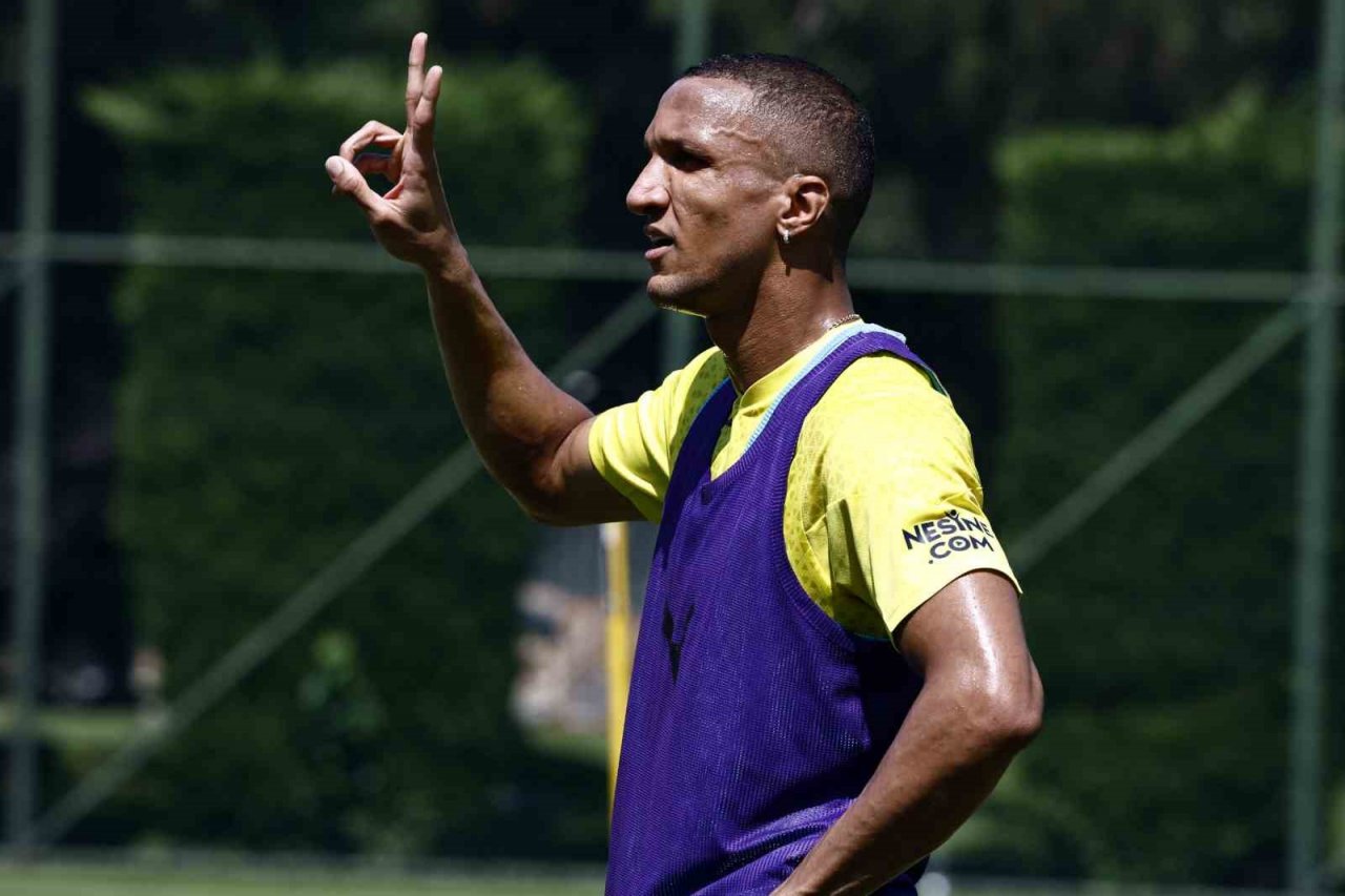 Fenerbahçe, ara vermeden hazırlıklarını sürdürdü