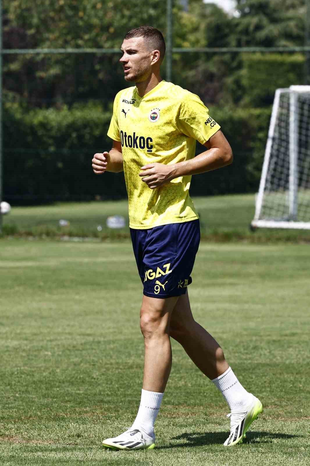 Fenerbahçe, ara vermeden hazırlıklarını sürdürdü