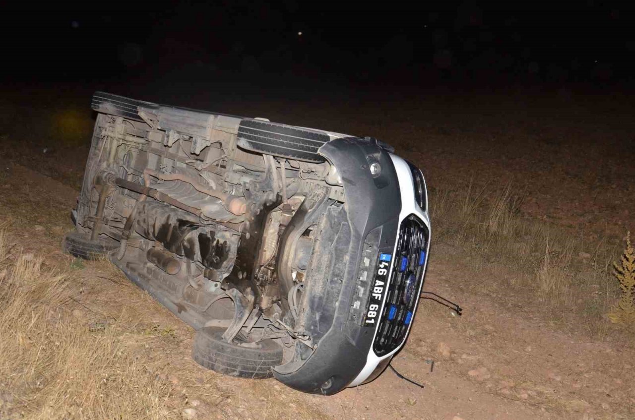 Ambulansın şarampole devrilmesi sonucu 5 kişi yaralandı