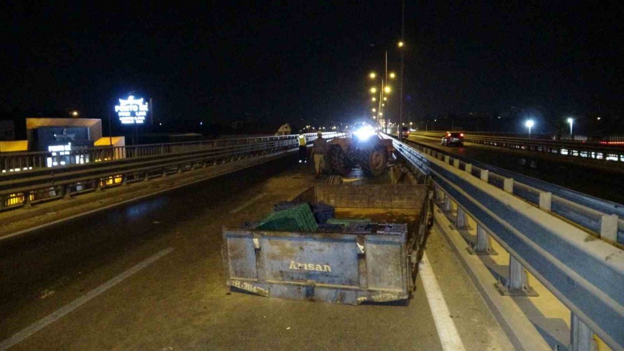 Traktör ve otomobil kazasında araçlar hurdaya döndü