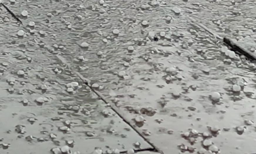 Ardahan’da misket büyüklüğünde dolu yağdı